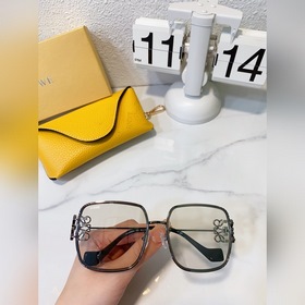 LOEWE - Незаменимый аксессуар для любителей солнцезащитных очков