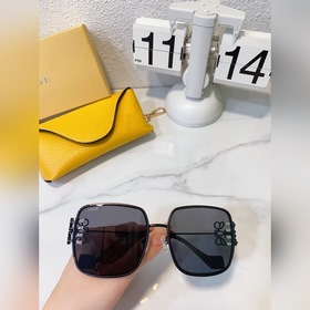 LOEWE - Незаменимый аксессуар для любителей солнцезащитных очков