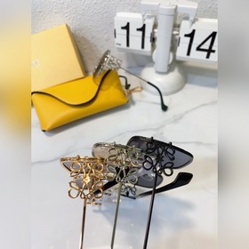 LOEWE - Незаменимый аксессуар для любителей солнцезащитных очков
