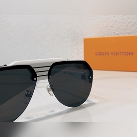 LOUIS VUITTON Модель： Z1902W Размер： 66 x 12 x 145
