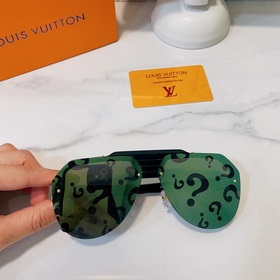LOUIS VUITTON Модель： Z1902W Размер： 66 x 12 x 145