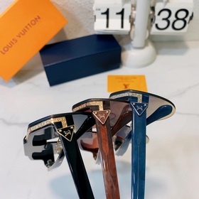 LOUIS VUITTON Модель： Z1902W Размер： 66 x 12 x 145