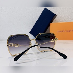 LOUIS VUITTON Z2168E Размер： 55-17-140.