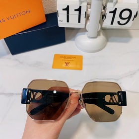 LOUIS VUITTON Модель： Z2566E Размер： 59 x 17 x 140
