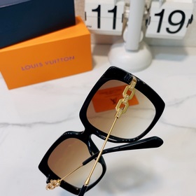 LOUIS VUITTON Модель： Z1312F Размер： 55 x 18 x 140