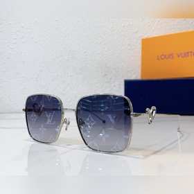 LOUIS VUITTON Модель： Z1879U Размер： 58х17х145