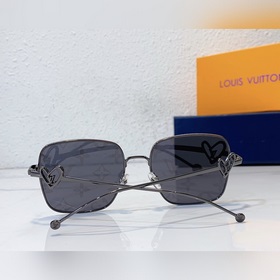 LOUIS VUITTON Модель： Z1879U Размер： 58х17х145