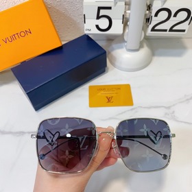LOUIS VUITTON Модель： Z1879U Размер： 58х17х145