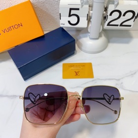 LOUIS VUITTON Модель： Z1879U Размер： 58х17х145