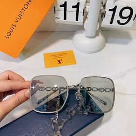 LOUIS VUITTON Модель： Z1241W Размер： 62 x 17 x 140 с подвесным бр