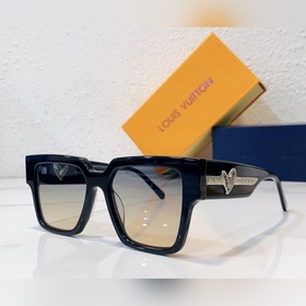 LOUIS VUITTON Модель： Z1610E Размер： 56 x 19 x 145