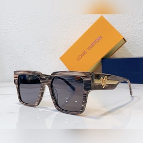 LOUIS VUITTON Модель： Z1610E Размер： 56 x 19 x 145