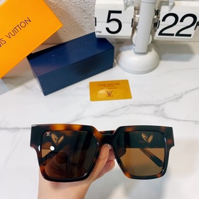 LOUIS VUITTON Модель： Z1610E Размер： 56 x 19 x 145