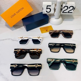 LOUIS VUITTON Модель： Z1610E Размер： 56 x 19 x 145