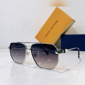 LOUIS VUITTON Модель： Z1834U Размер： 61 x 15 x 145