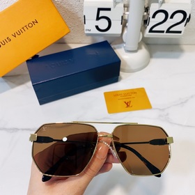 LOUIS VUITTON Модель： Z1834U Размер： 61 x 15 x 145
