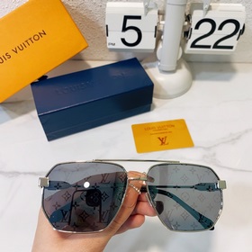 LOUIS VUITTON Модель： Z1834U Размер： 61 x 15 x 145