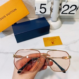 LOUIS VUITTON Модель： Z1834U Размер： 61 x 15 x 145