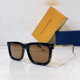 LOUIS VUITTON Модель： Z1830U Размер： 54 x 20 x 142