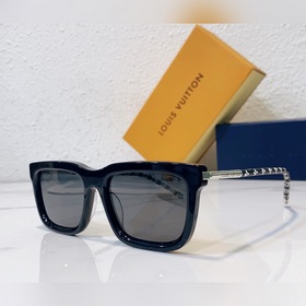LOUIS VUITTON Модель： Z1830U Размер： 54 x 20 x 142