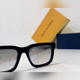 LOUIS VUITTON Модель： Z1830U Размер： 54 x 20 x 142