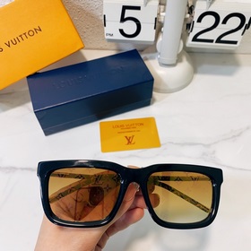 LOUIS VUITTON Модель： Z1830U Размер： 54 x 20 x 142