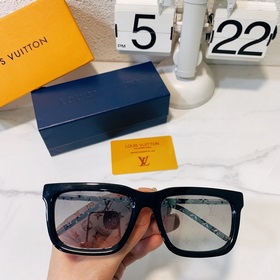 LOUIS VUITTON Модель： Z1830U Размер： 54 x 20 x 142