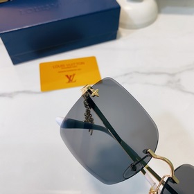LOUIS VUITTON Модель： Z1736E Размер： 61 x 17 x 145