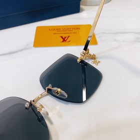LOUIS VUITTON Модель： Z1736E Размер： 61 x 17 x 145