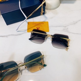 LOUIS VUITTON Модель： Z1736E Размер： 61 x 17 x 145