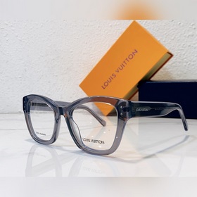 1 LOUIS VUITTON Модель： 8819 Размер： 54-21-145