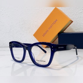 1 LOUIS VUITTON Модель： 8819 Размер： 54-21-145