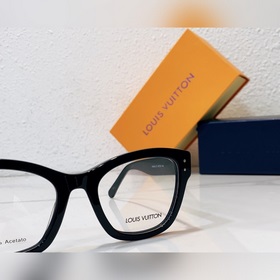 1 LOUIS VUITTON Модель： 8819 Размер： 54-21-145