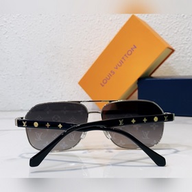 Квадратная сумка LOUIS VUITTON Модель： Z1223 Размер： 61х14х142
