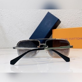 Квадратная сумка LOUIS VUITTON Модель： Z1221 Размер： 61 x 14 x 14
