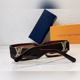 Louis Vuitton Модель： Z2311E Размеры： 54-21-145