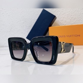 LOUIS VUITTON Модель： Z2301U Размер： 48х25-145