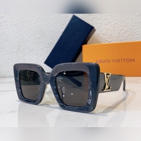 LOUIS VUITTON Модель： Z2301U Размер： 48х25-145