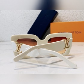 LOUIS VUITTON Модель： Z2301U Размер： 48х25-145