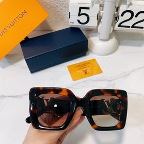 LOUIS VUITTON Модель： Z2301U Размер： 48х25-145