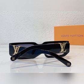 LOUIS VUITTON Модель： Z1740E Размер： 53 x 21 x 145