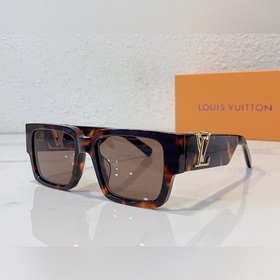 LOUIS VUITTON Модель： Z1739E Размер： 53 x 19 x 145