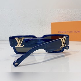 LOUIS VUITTON Модель： Z1739E Размер： 53 x 19 x 145