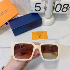 LOUIS VUITTON Модель： Z1739E Размер： 53 x 19 x 145