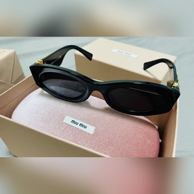 Очки Miu с эффектом «включенного чита» Очень стильные в черном ц