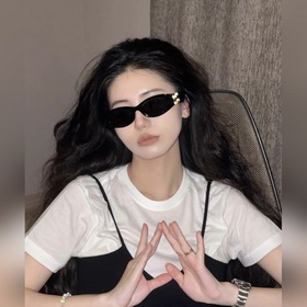 Очки Miu с эффектом «включенного чита» Очень стильные в черном ц