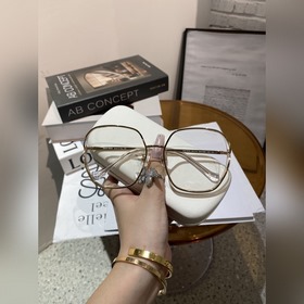 MIU Пришло Большие оправы лучше подчеркивают форму лица Выгляди