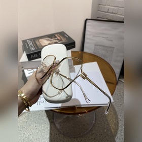 MIU Пришло Большие оправы лучше подчеркивают форму лица Выгляди