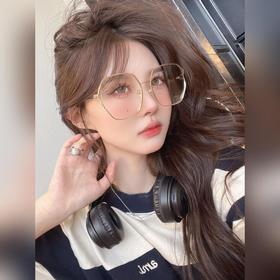 MIU Пришло Большие оправы лучше подчеркивают форму лица Выгляди
