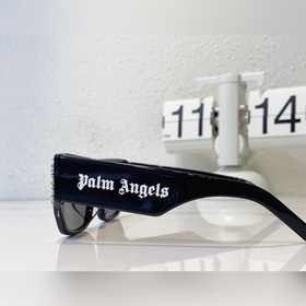 Palm Angels сочетает в себе непринужденность и современный стиль,